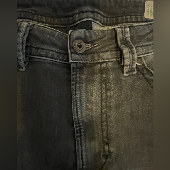 Sleek pair of Diesel black slim jeans in excellent condition - Picture 2 of 8